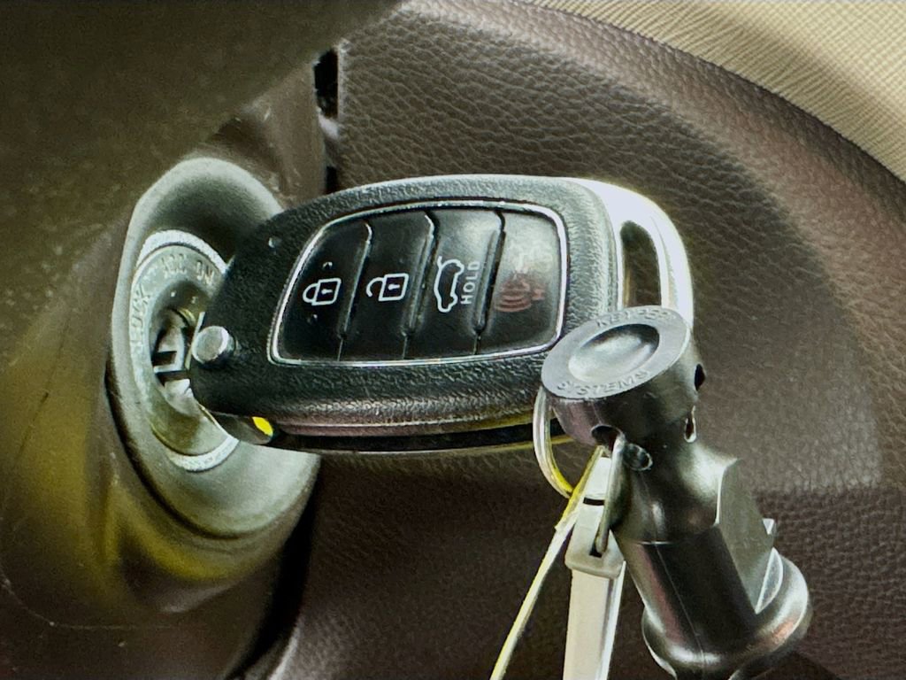 Used 2018 Hyundai Santa Fe Sport FWD image 35