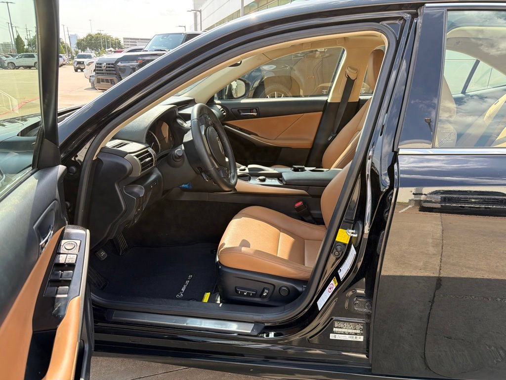 Used 2014 Lexus IS 350 w/ Navigation Package RWD image 2