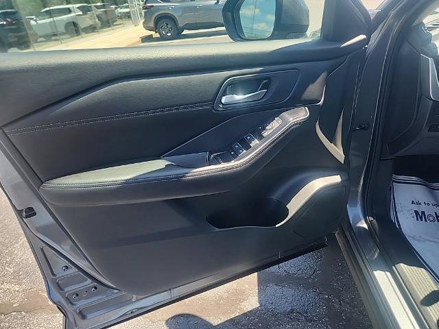 Certified 2026 Nissan Rogue SL AWD/4WD image 12