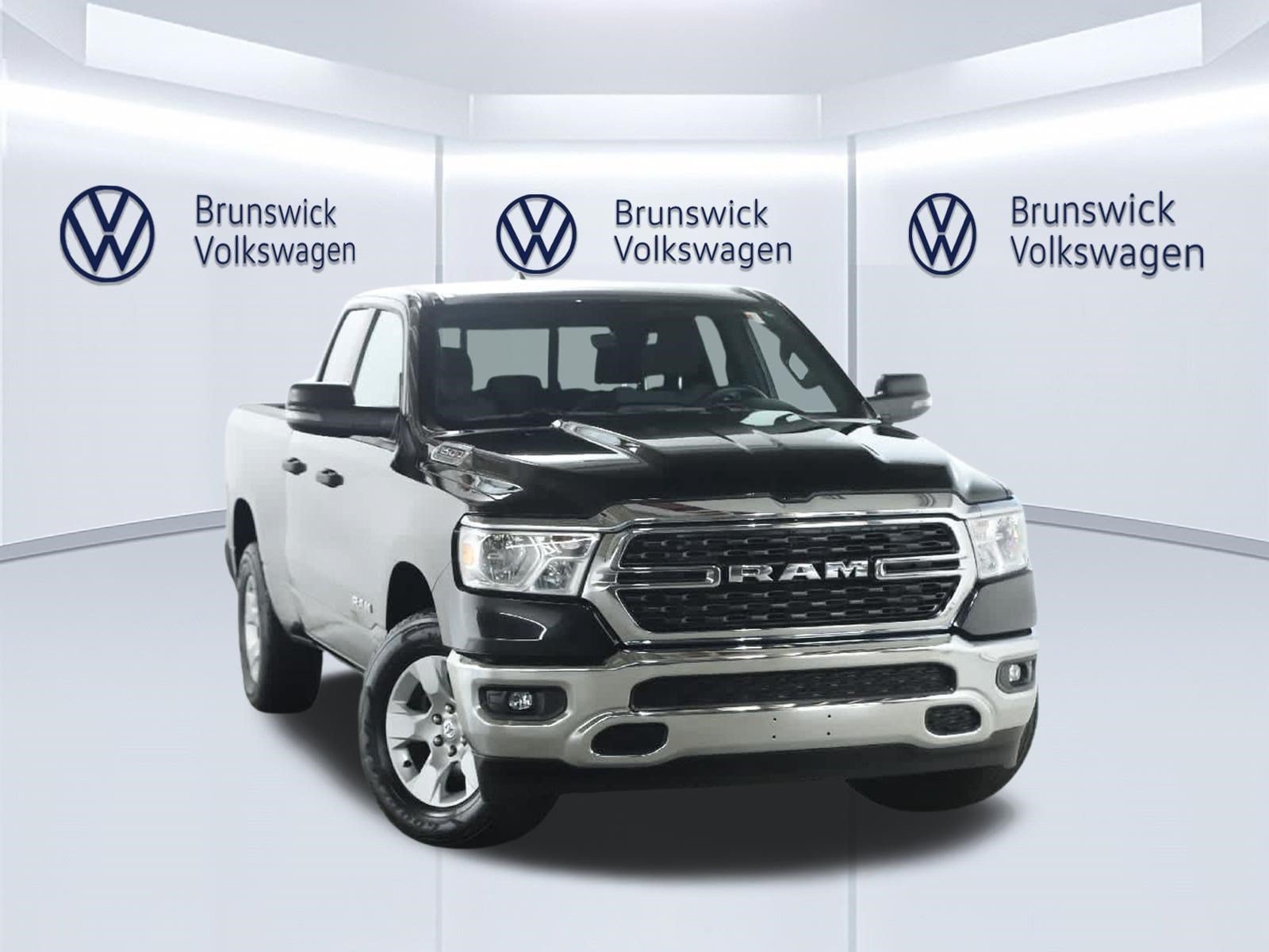Used 2024 RAM 1500 Big Horn AWD/4WD image 2