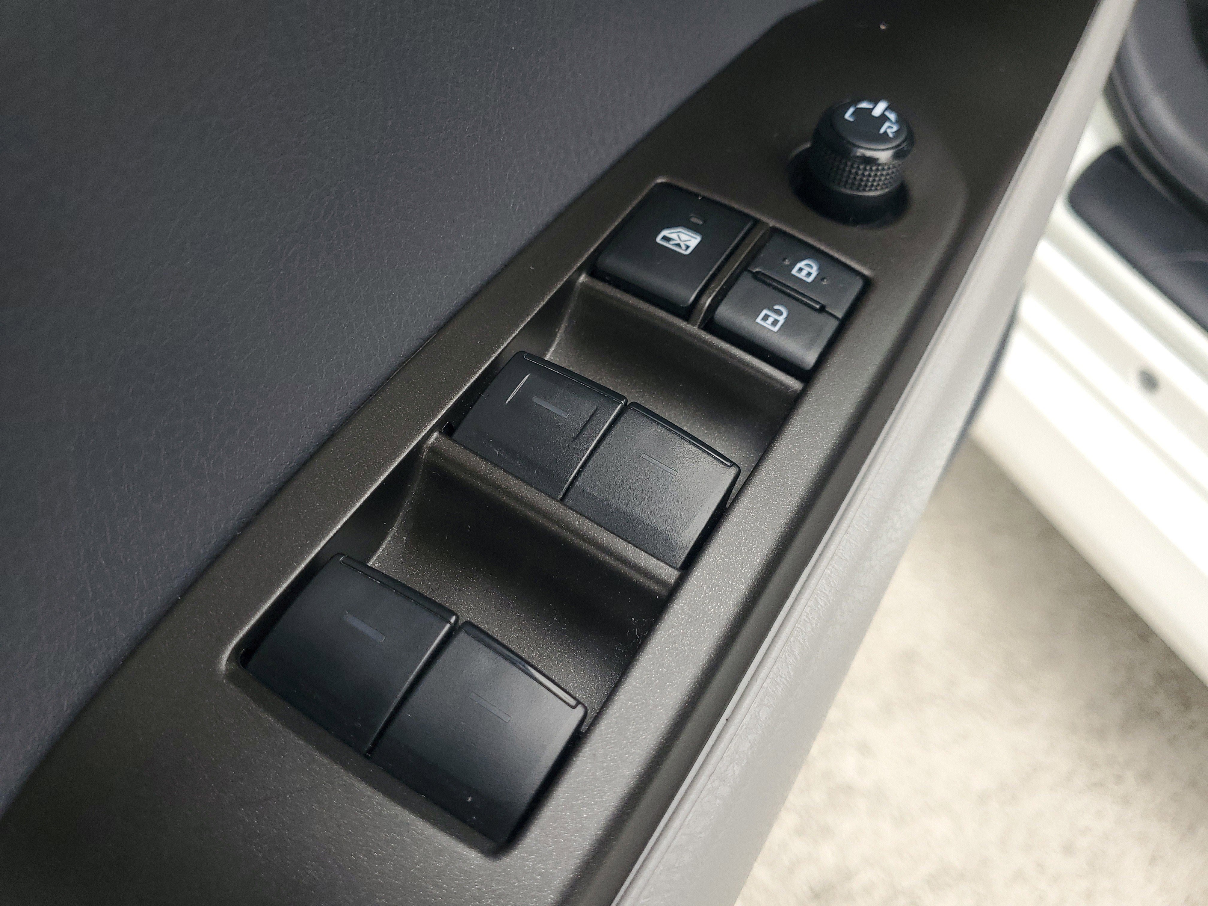 Used 2023 Toyota Camry LE image 19