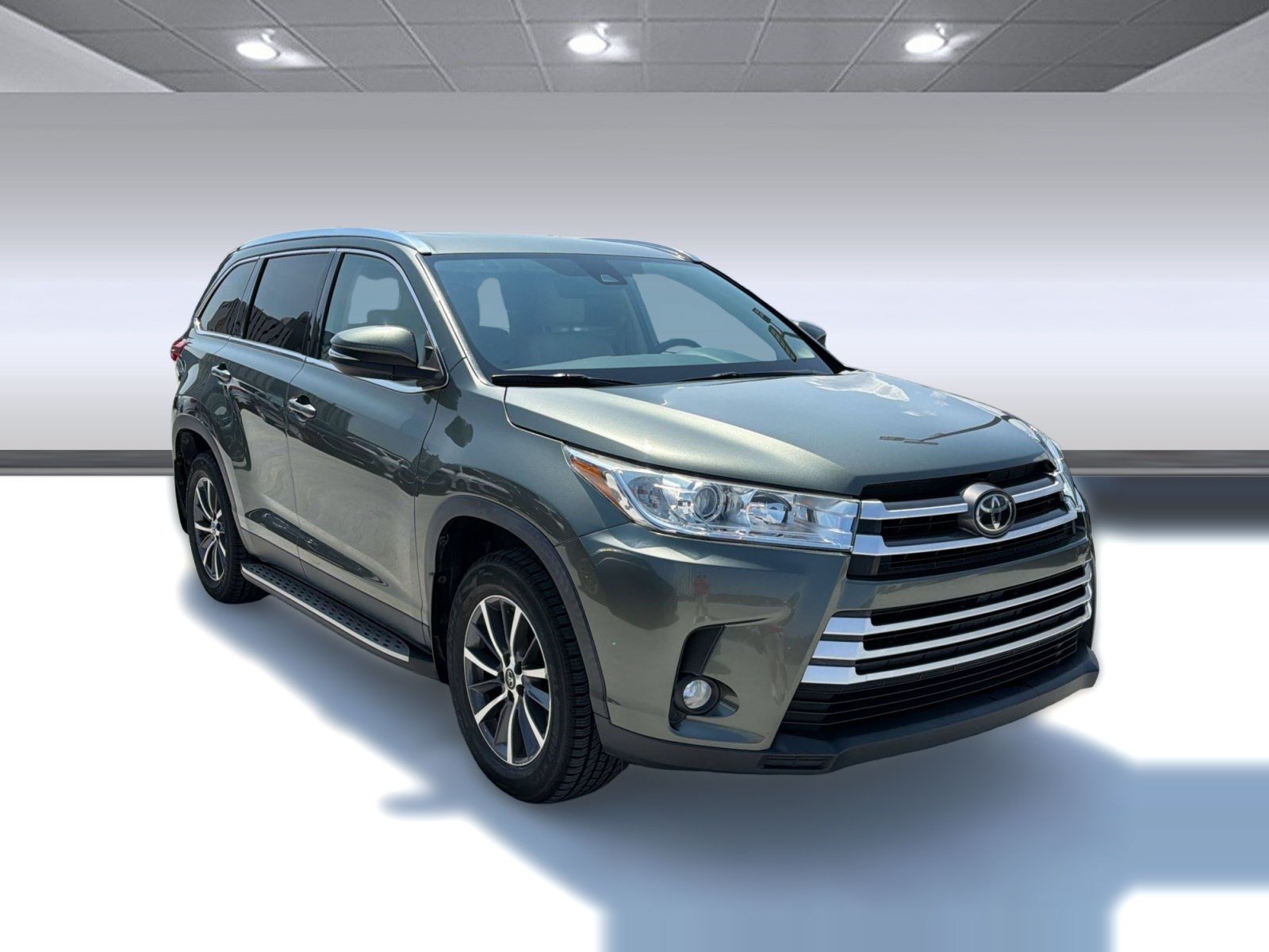 Used 2019 Toyota Highlander XLE FWD image 6