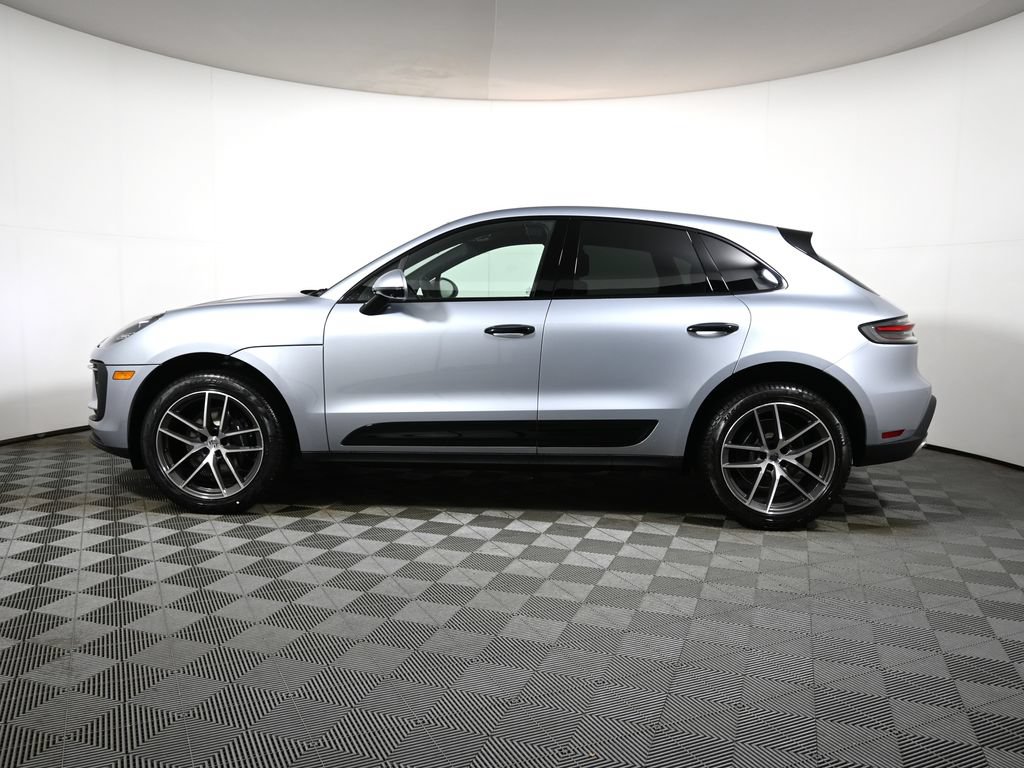 Used 2026 Porsche Macan AWD/4WD image 2