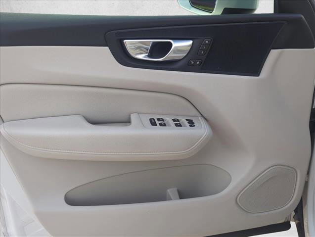 Used 2021 Volvo XC60 T5 Momentum w/ Premium Package FWD image 7