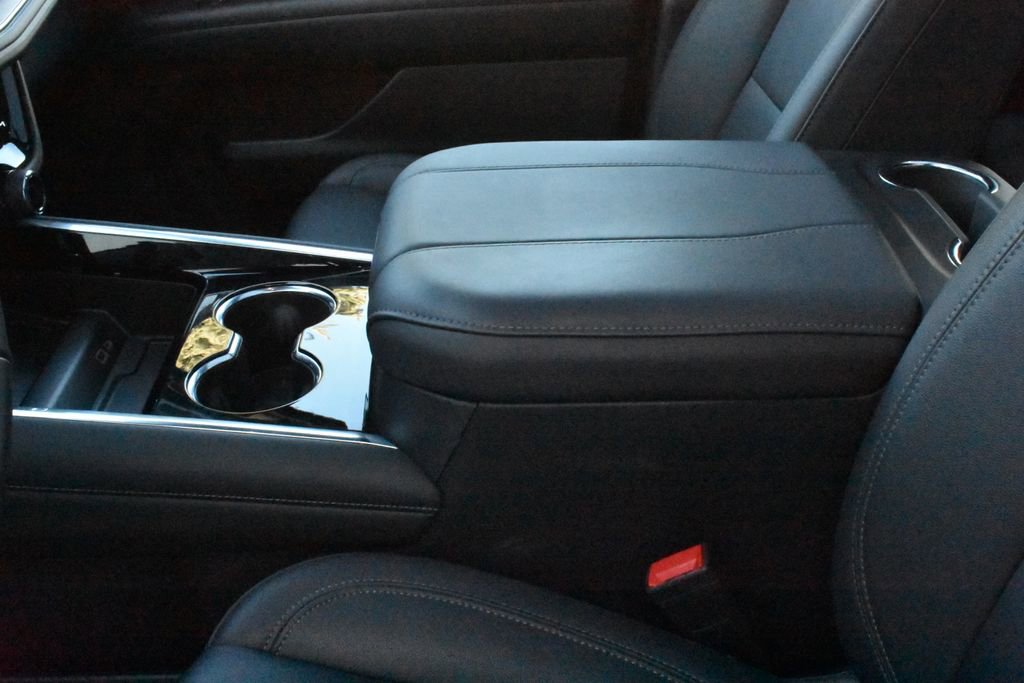 Certified 2025 Chevrolet Tahoe Z71 w/ Sun And Tow Package image 30