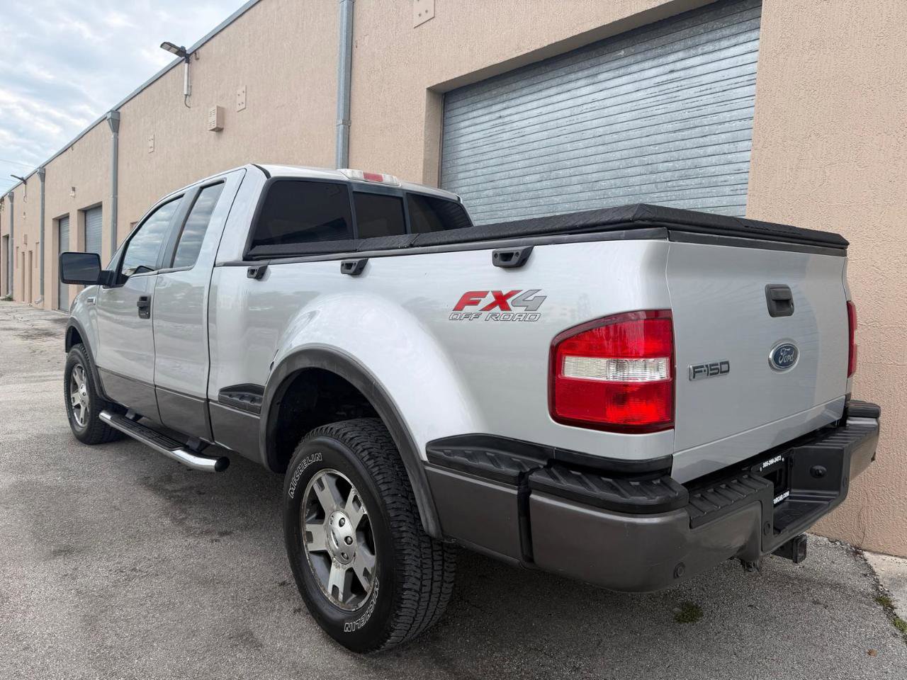 Used 2005 Ford F150 XLT image 12