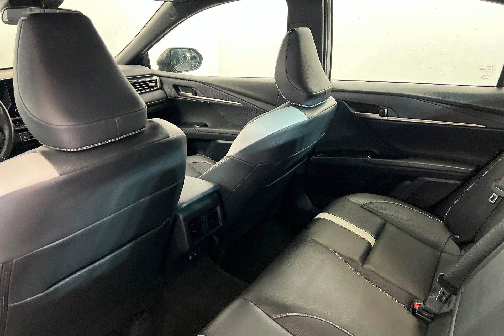Used 2025 Toyota Camry SE FWD image 20