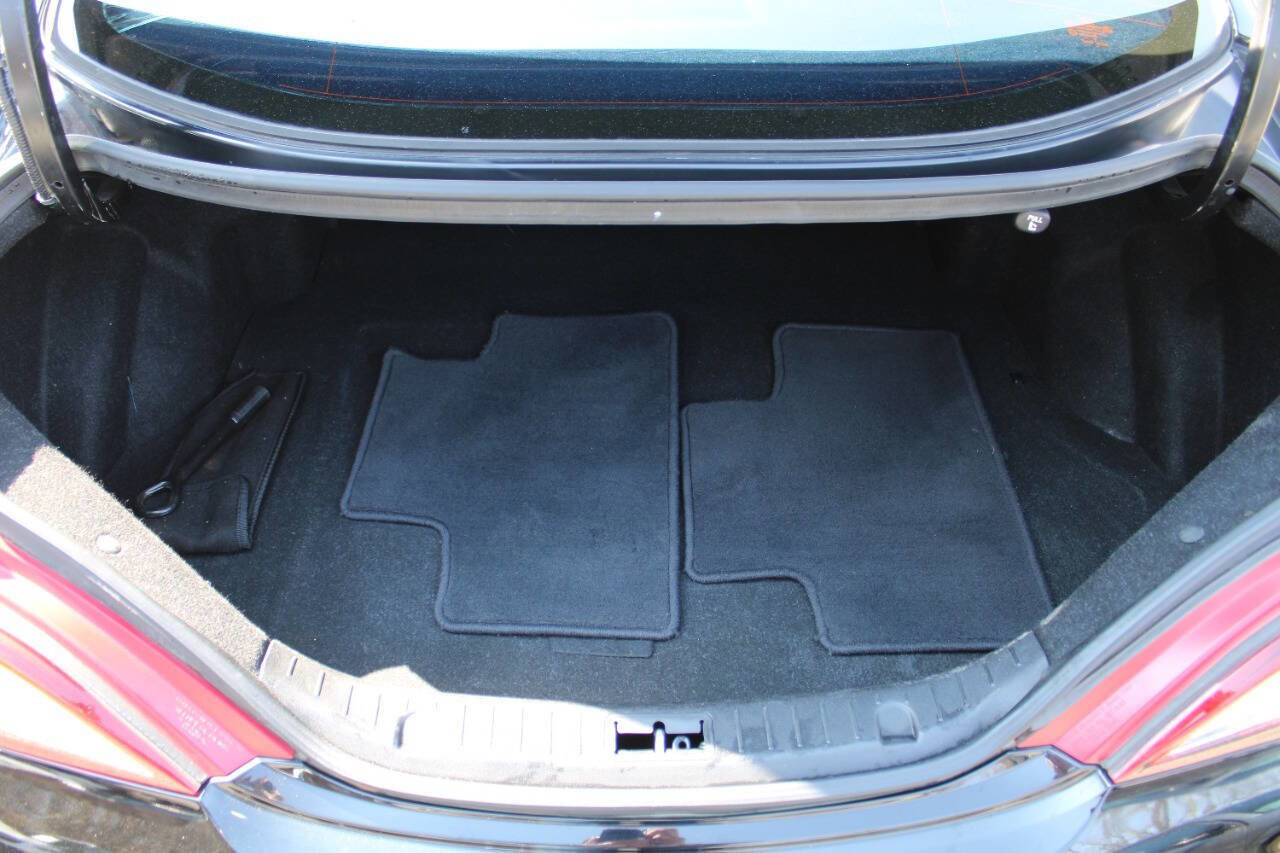 Used 2013 Hyundai Genesis 3.8 image 18