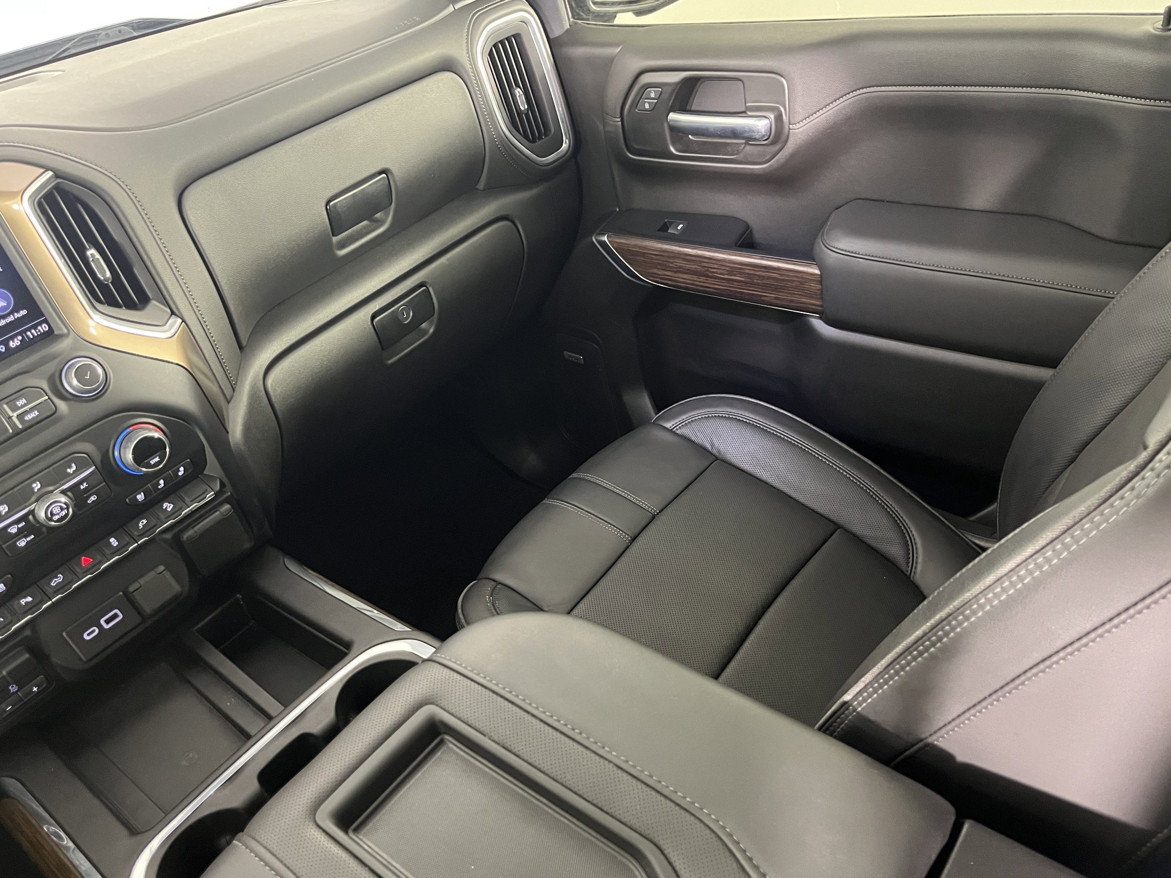 Used 2022 Chevrolet Silverado 1500 High Country w/ Safety Package II image 11