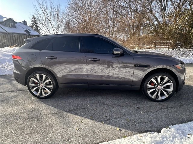 Used 2017 Jaguar F-PACE S image 4