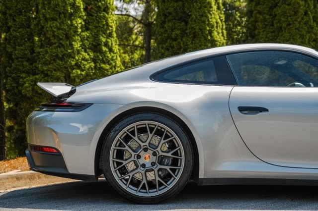 Used 2025 Porsche 911 Carrera RWD image 13
