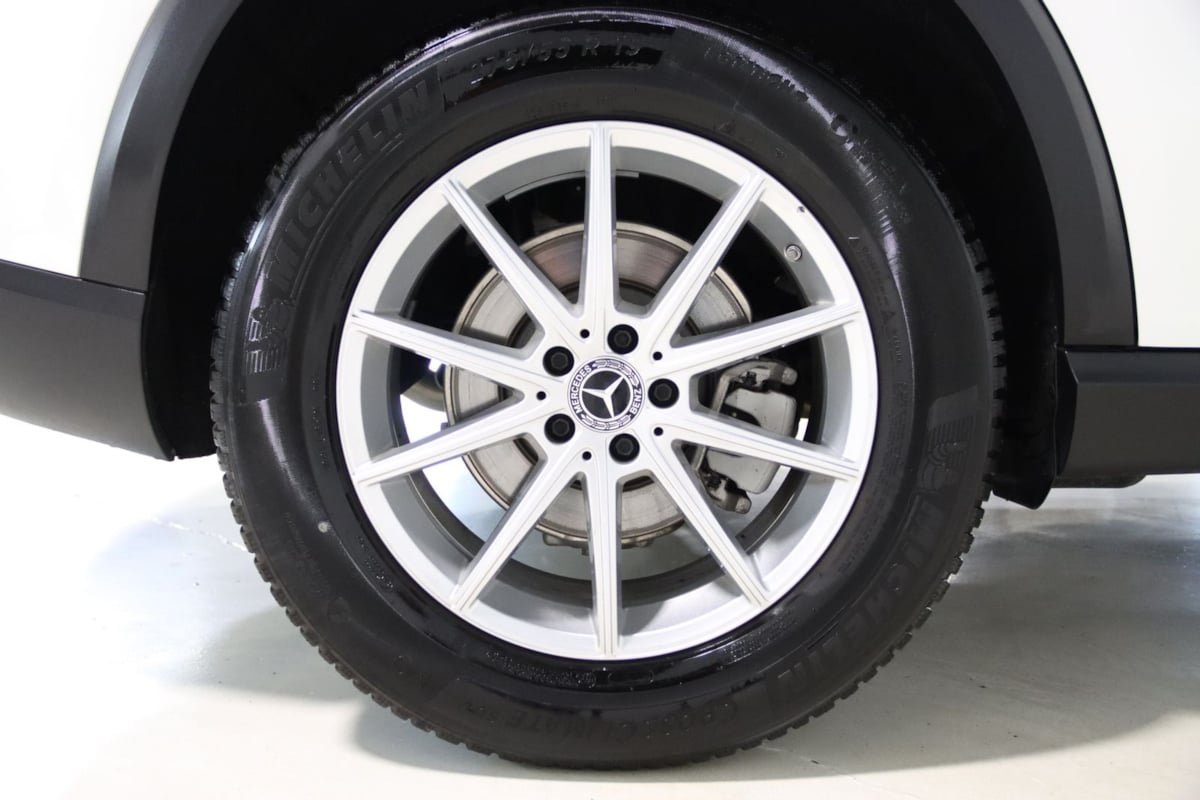 Used 2025 Mercedes-Benz GLE 350 4MATIC w/ Winter Package image 83