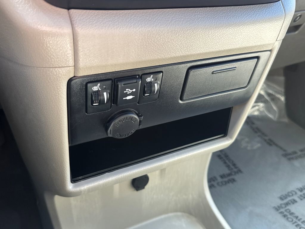Used 2020 Toyota Sienna XLE w/ XLE Navigation Package AWD/4WD image 30