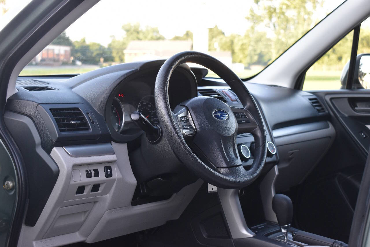 Used 2015 Subaru Forester 2.5i Premium w/ All-Weather Package AWD/4WD image 18