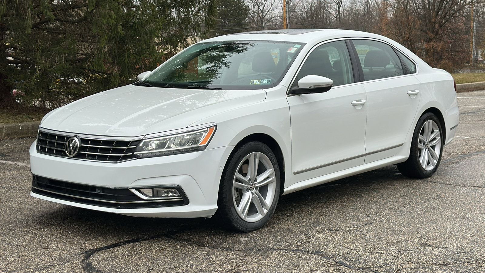 Used 2018 Volkswagen Passat 2.0T SEL Premium FWD video 2
