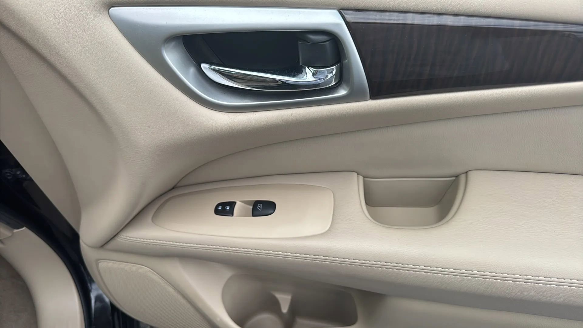 Used 2014 Nissan Pathfinder Platinum w/ Platinum Premium Package image 28