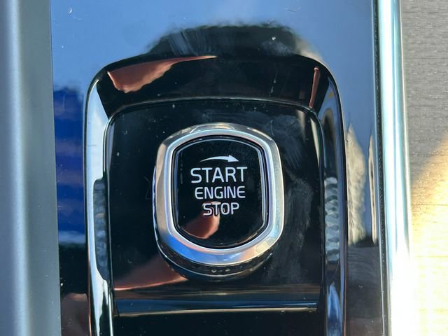 New 2026 Volvo XC60 B5 Plus w/ Climate Package image 22