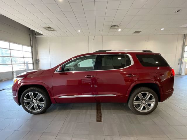Used 2017 GMC Acadia Denali image 2