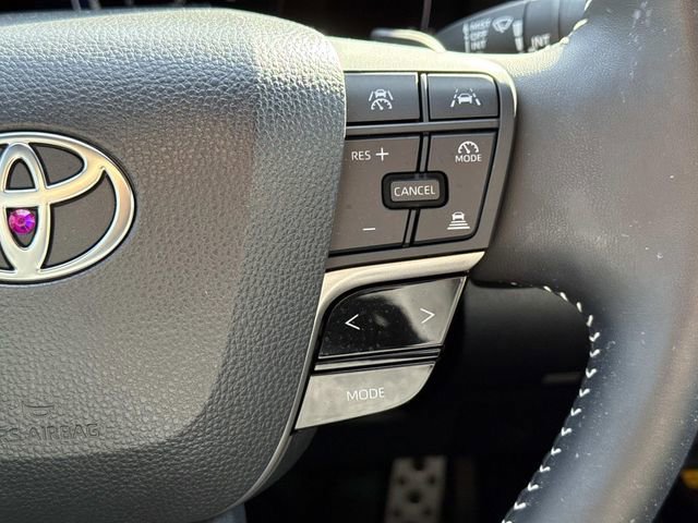 Used 2025 Toyota Camry SE w/ Convenience Package image 24