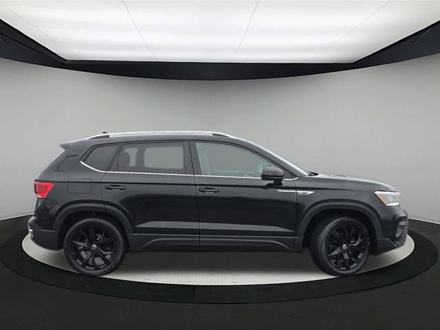 Certified 2023 Volkswagen Taos SE w/ Panoramic Sunroof Package image 8