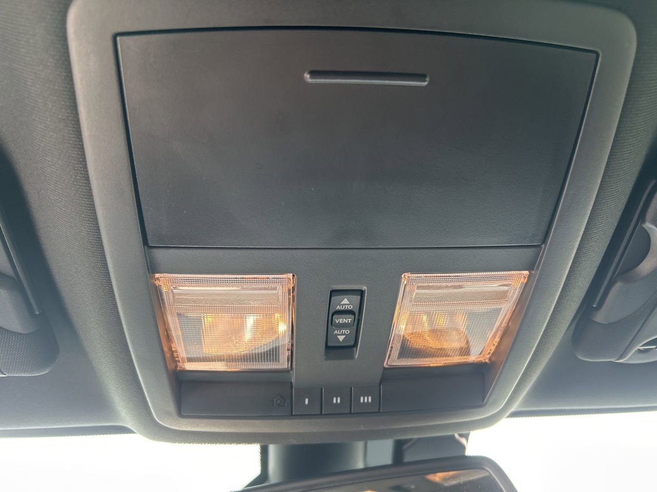 Used 2016 Dodge Challenger SRT Hellcat image 17