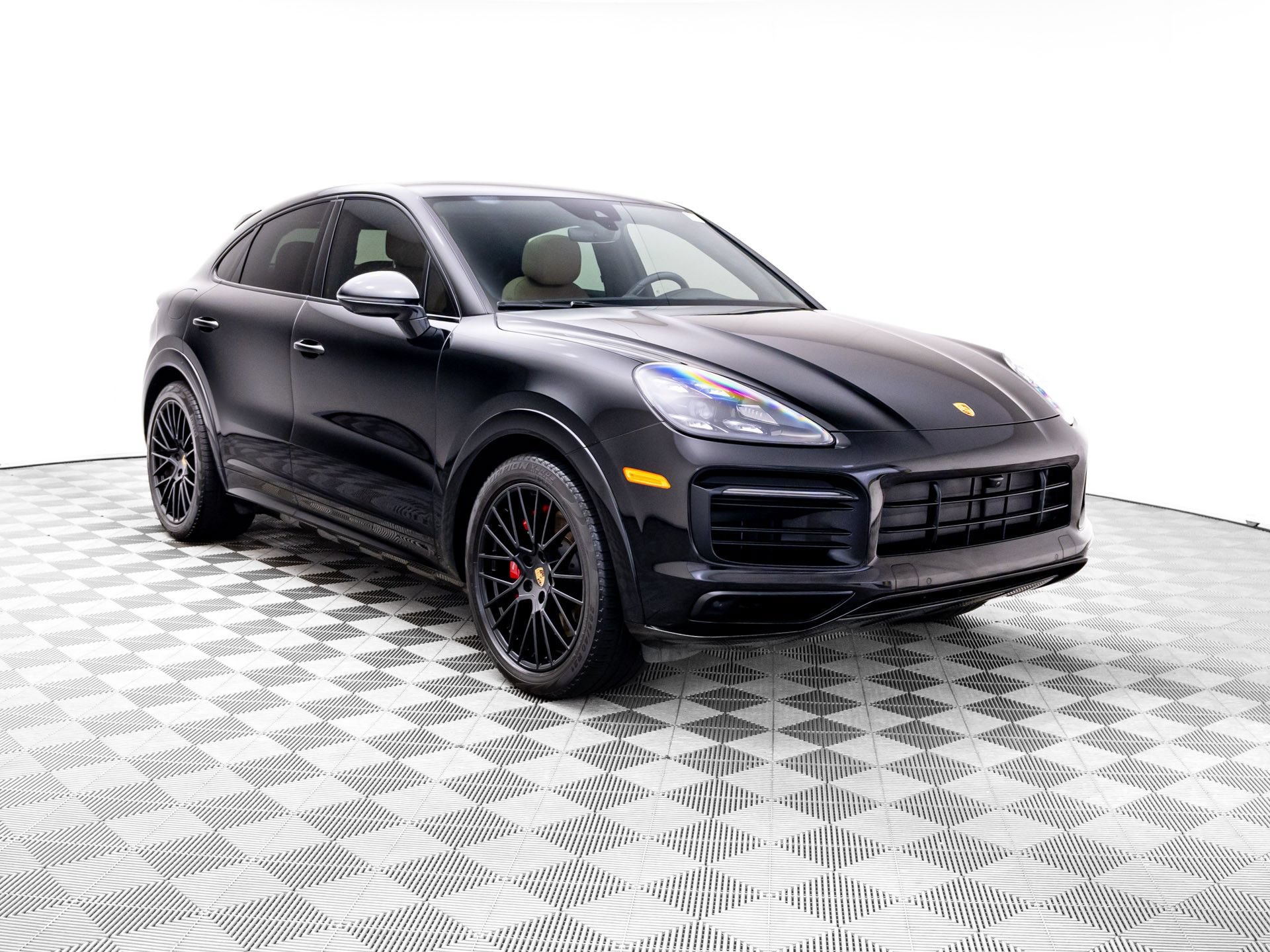 Certified 2023 Porsche Cayenne GTS AWD/4WD image 6