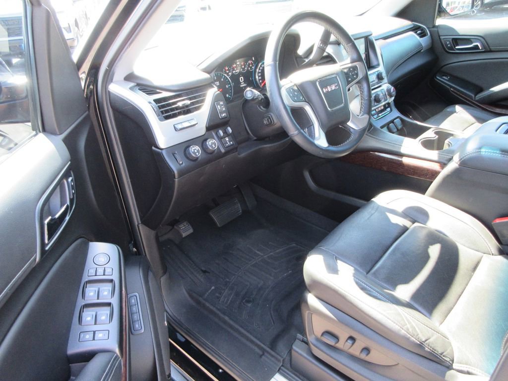 Used 2019 GMC Yukon SLT w/ Graphite Performance Edition AWD/4WD image 13