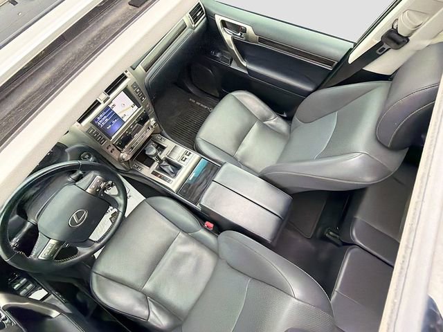 Used 2018 Lexus GX 460 w/ Navigation Package image 16