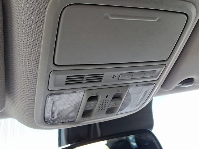 Used 2016 Honda Pilot Touring image 17