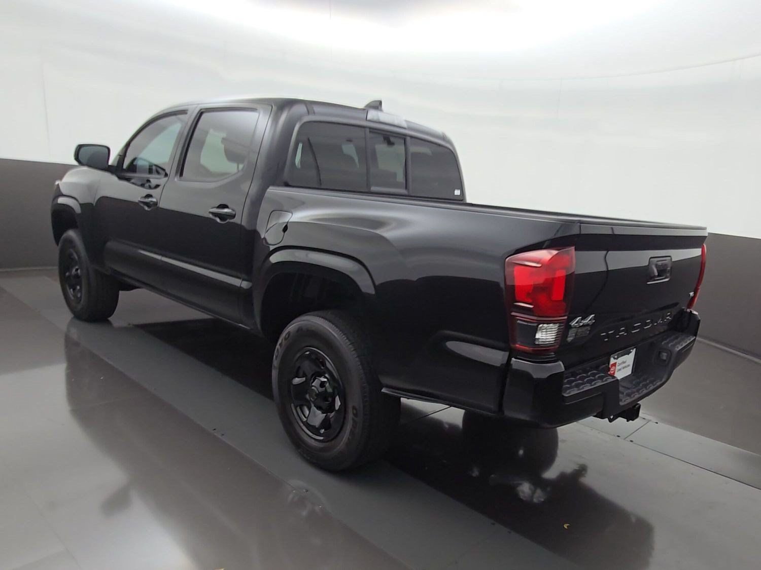 Certified 2023 Toyota Tacoma SR AWD/4WD image 7