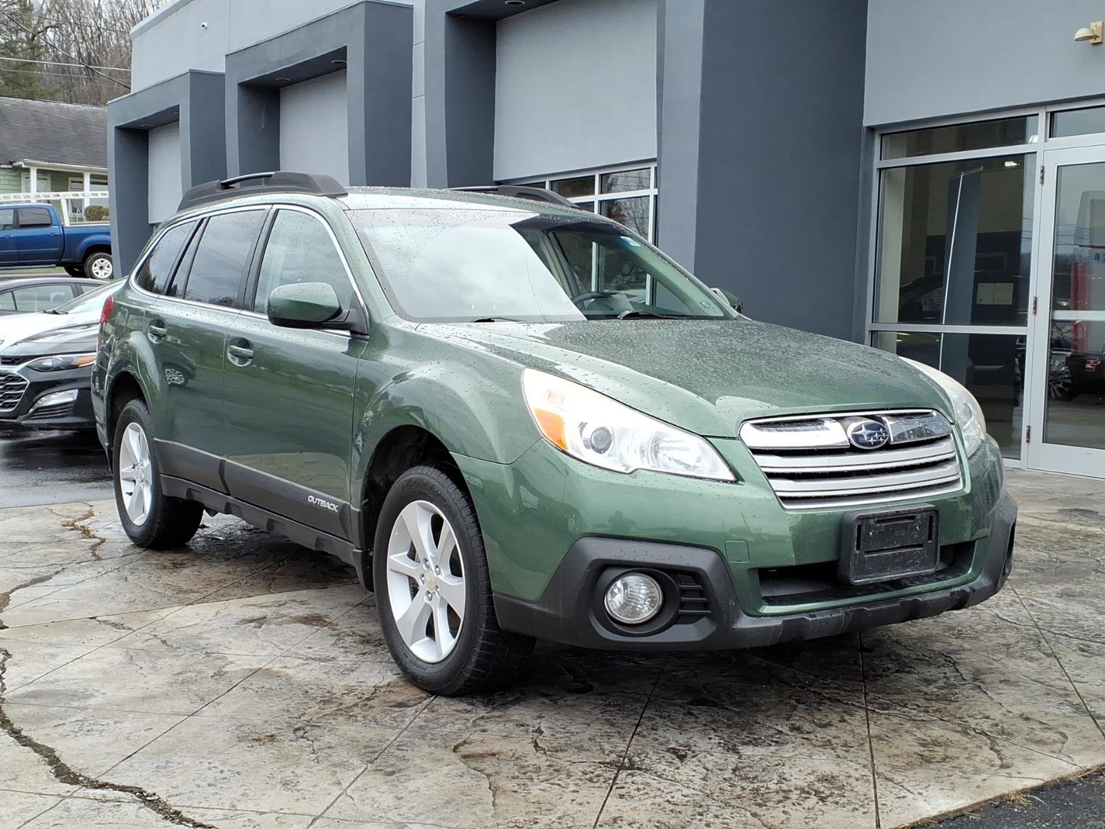 Used 2014 Subaru Outback 2.5i Premium AWD/4WD image 1