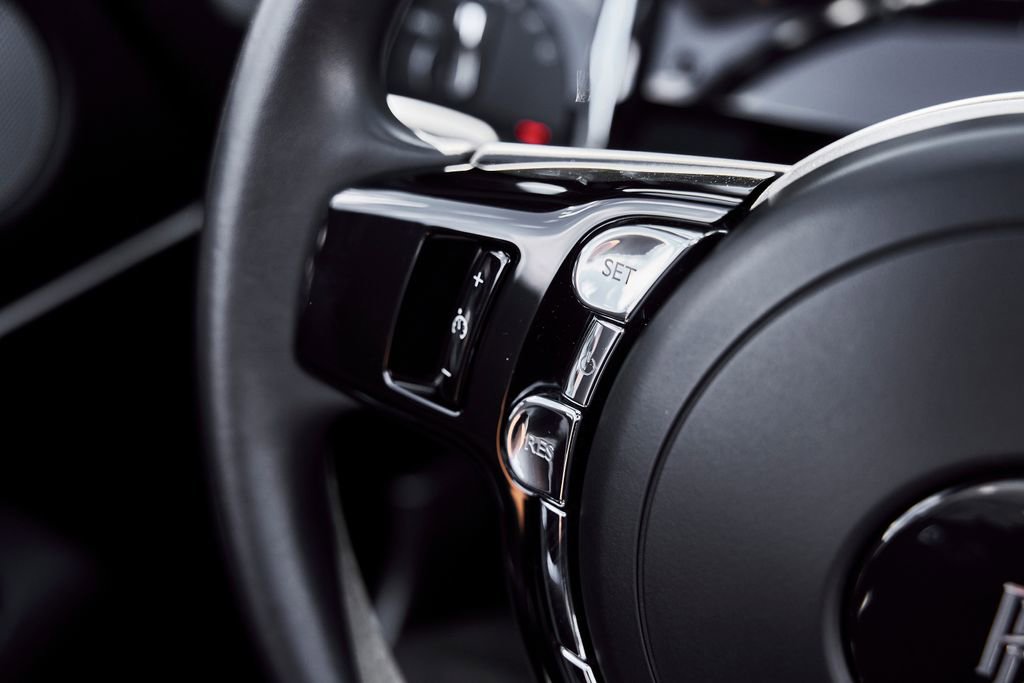 Used 2018 Rolls-Royce Dawn RWD image 49
