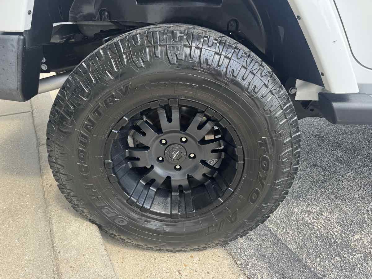 Used 2012 Jeep Wrangler Unlimited Sahara AWD/4WD image 33