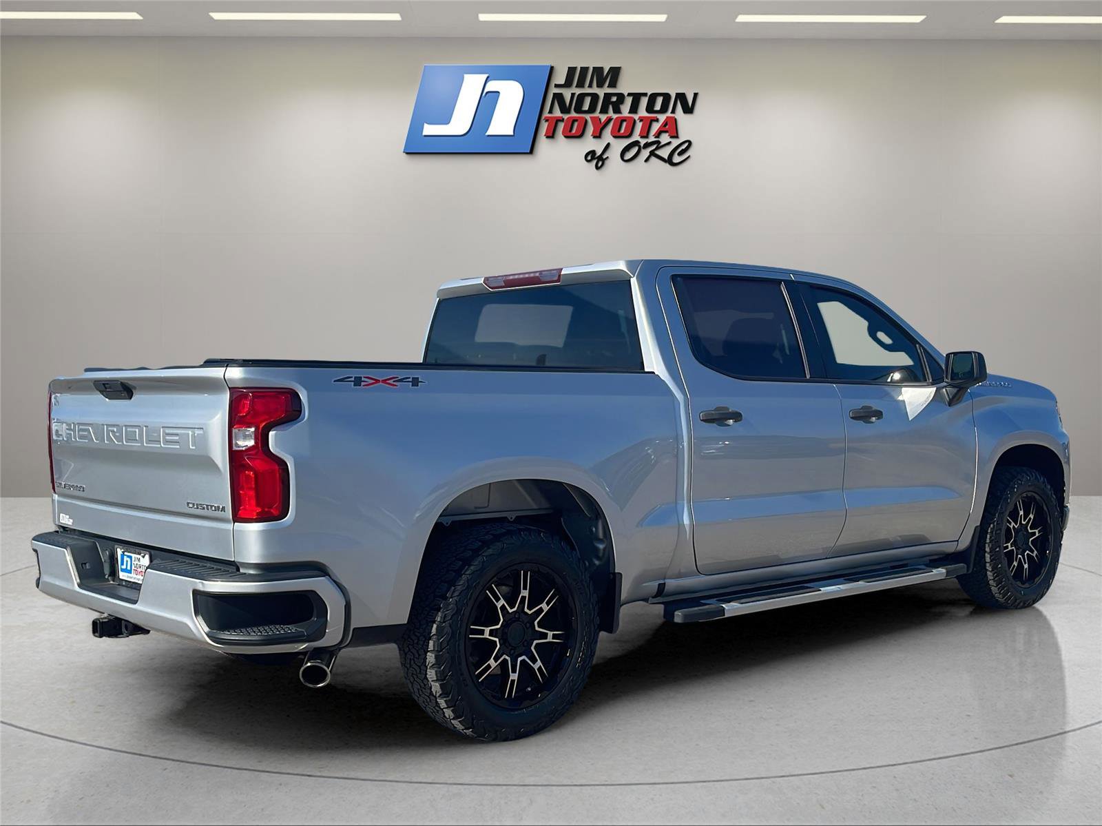 Used 2019 Chevrolet Silverado 1500 Custom w/ Custom Value Package image 5