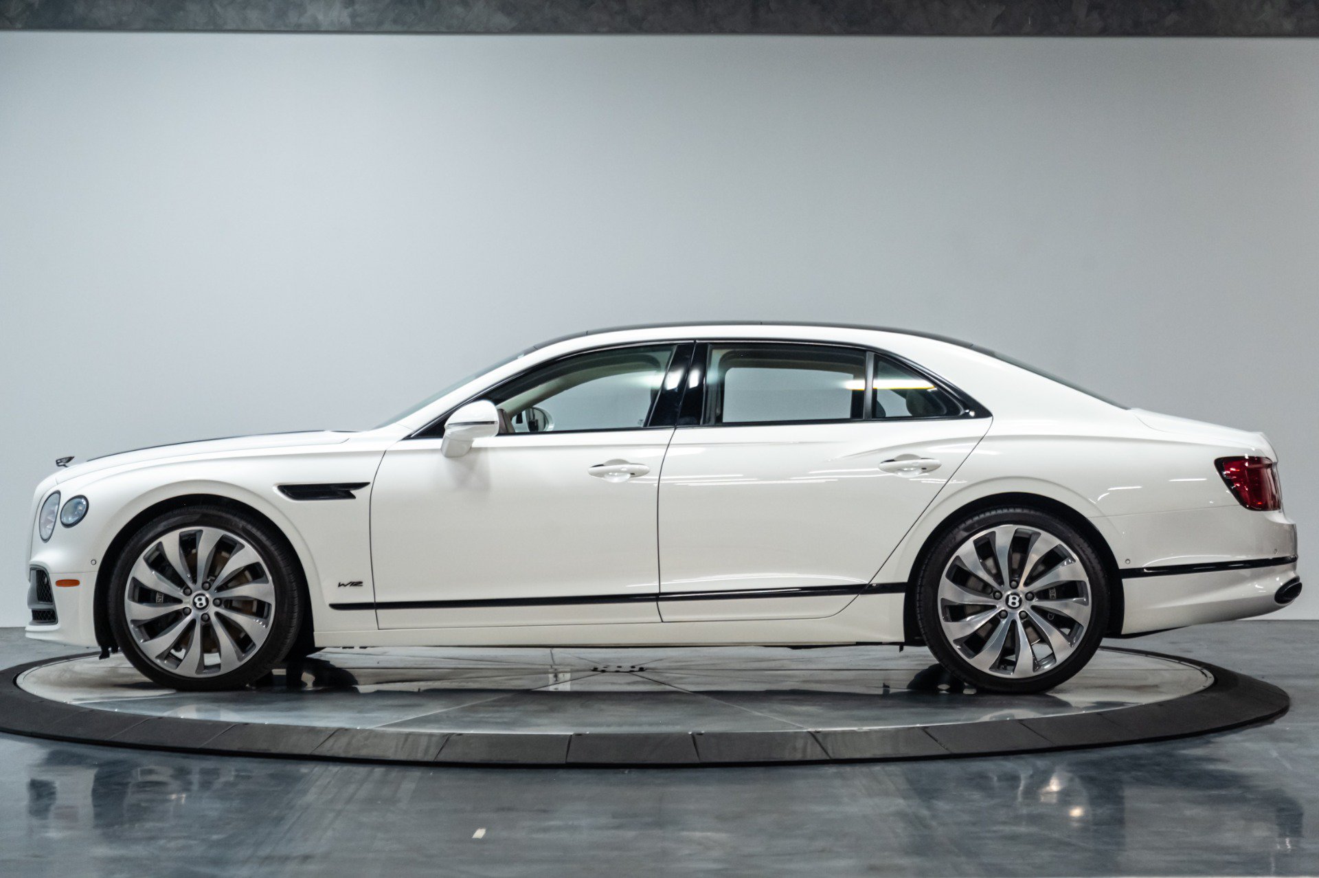 Used 2021 Bentley Flying Spur W12 AWD/4WD image 21