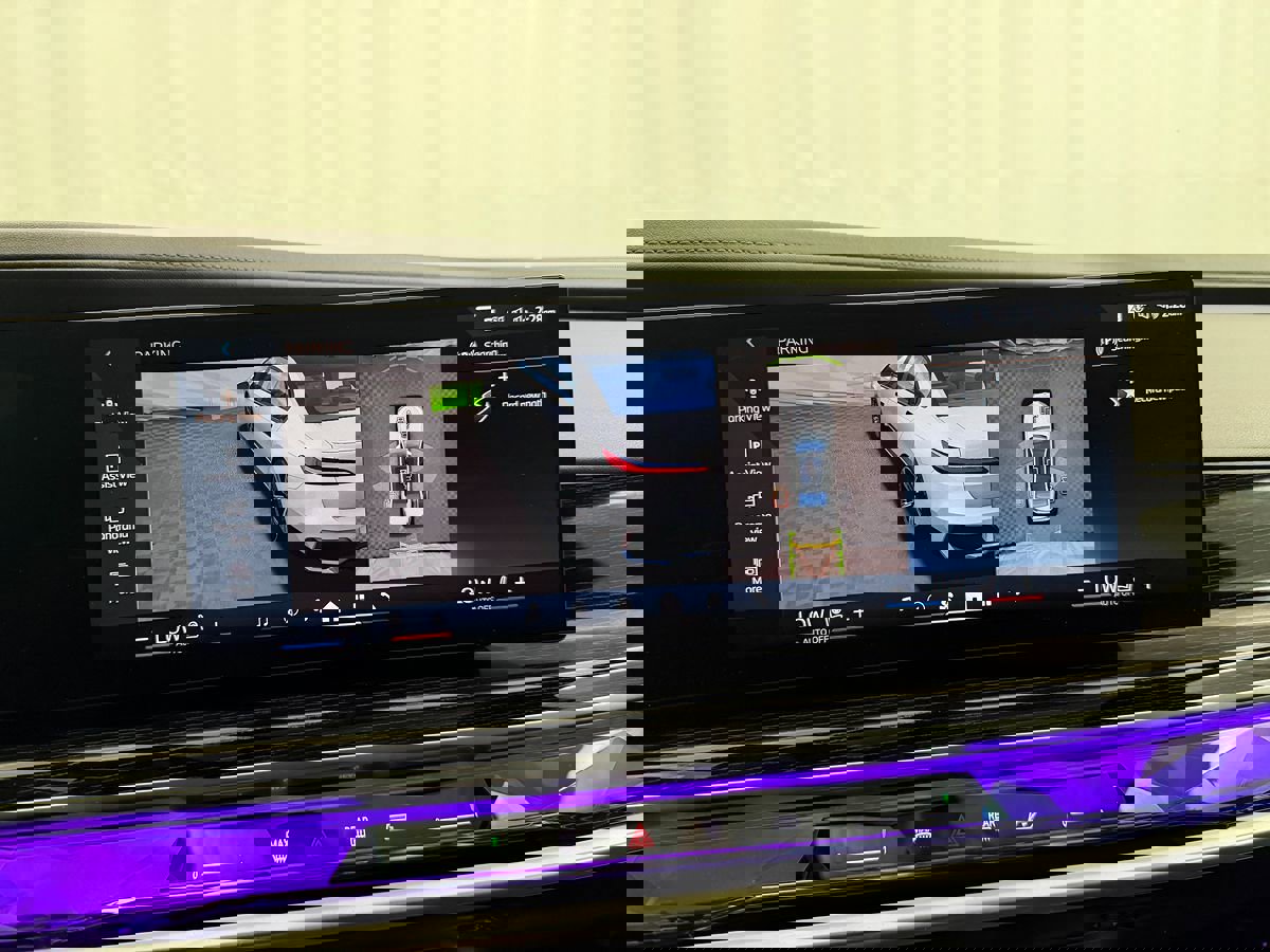 Used 2025 BMW 740i xDrive image 55