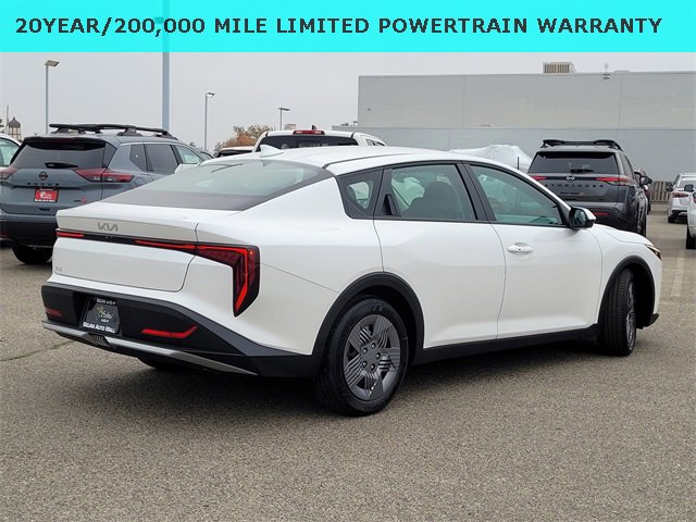 New 2025 Kia K4 LX image 4