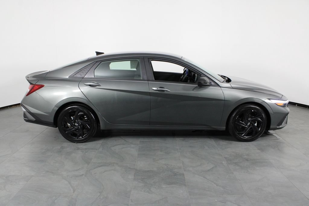 Certified 2026 Hyundai Elantra Sport FWD image 15