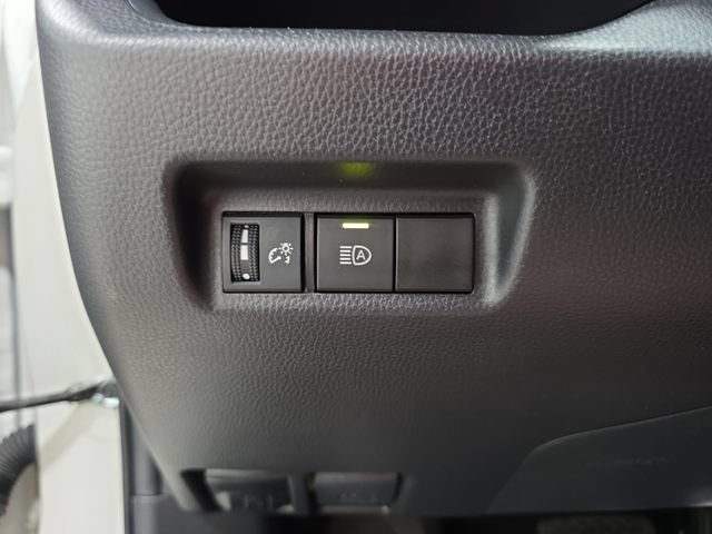 Certified 2025 Toyota RAV4 XLE FWD image 21