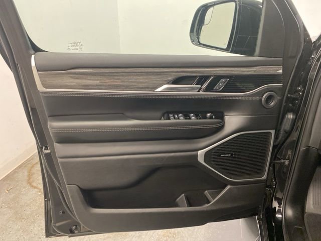 Used 2022 Jeep Wagoneer Series II w/ Premium Group I AWD/4WD image 20