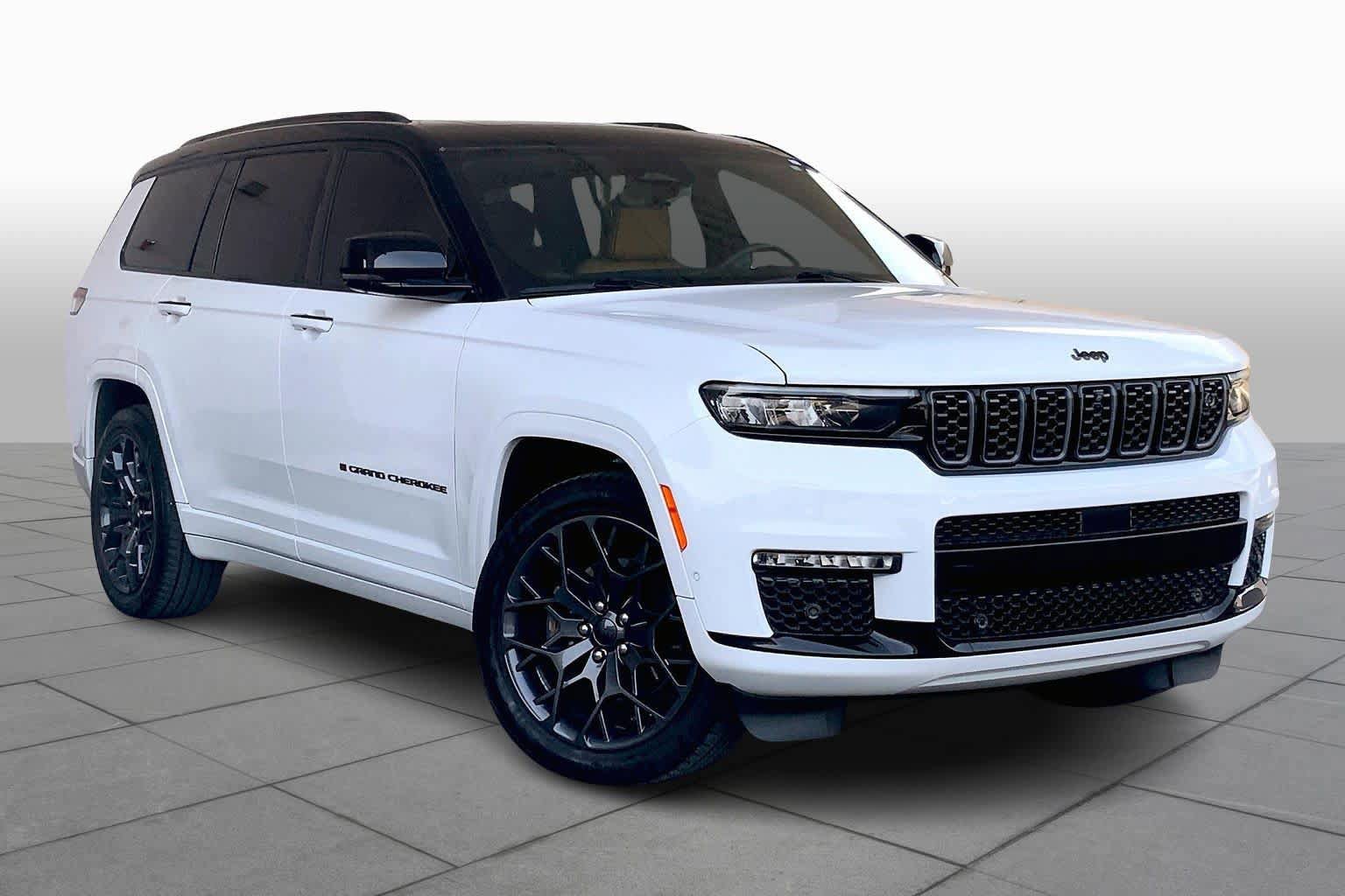 Used 2023 Jeep Grand Cherokee L Summit AWD/4WD image 3
