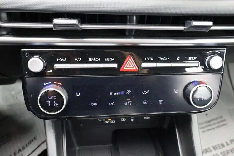 Used 2025 Hyundai Tucson SEL FWD image 32