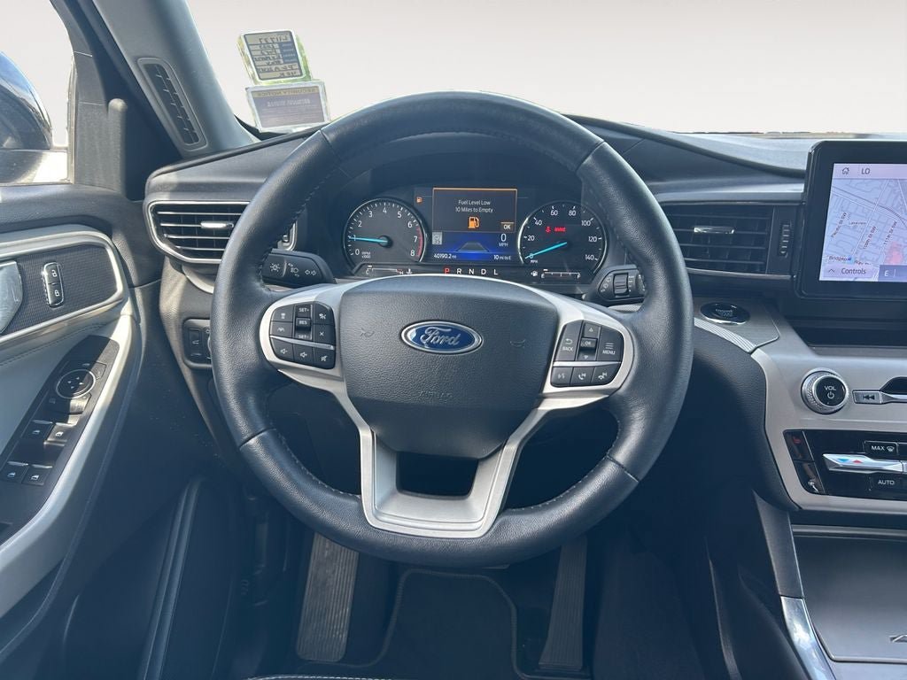 Used 2023 Ford Explorer XLT w/ Equipment Group 202A AWD/4WD image 13