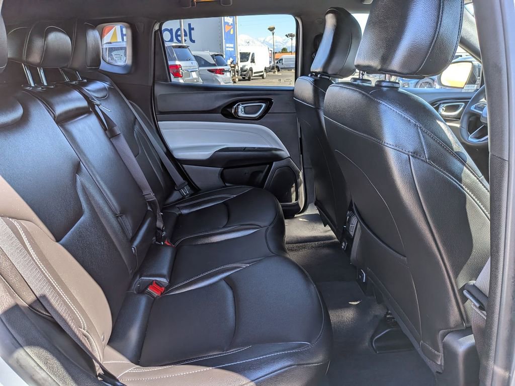 Used 2025 Jeep Compass Limited image 29