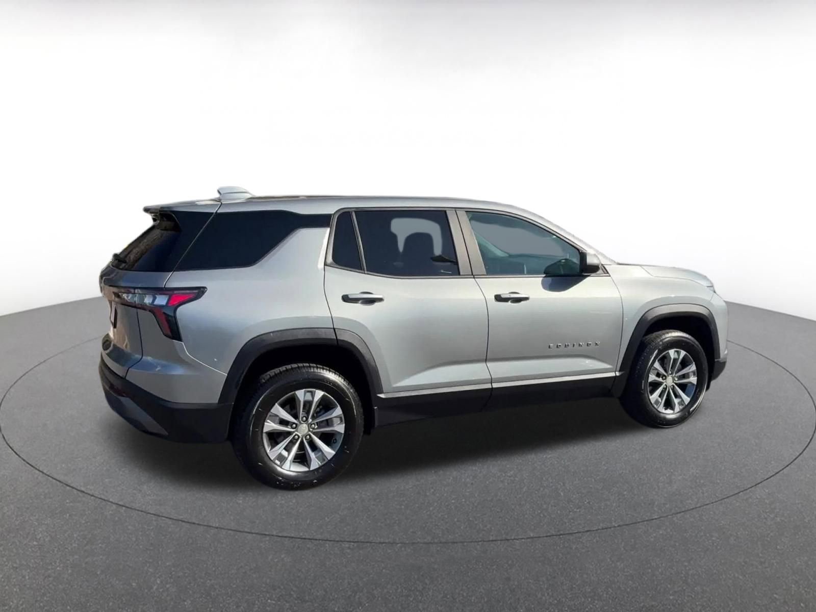 Used 2025 Chevrolet Equinox LT FWD image 15
