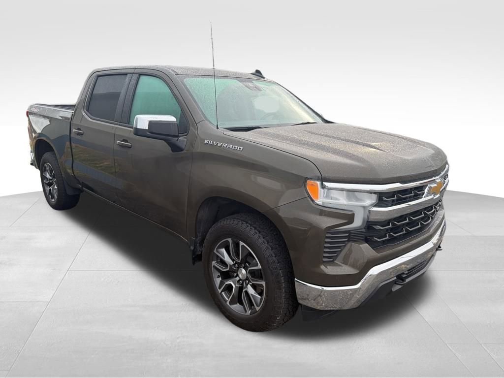 Used 2024 Chevrolet Silverado 1500 LT image 3