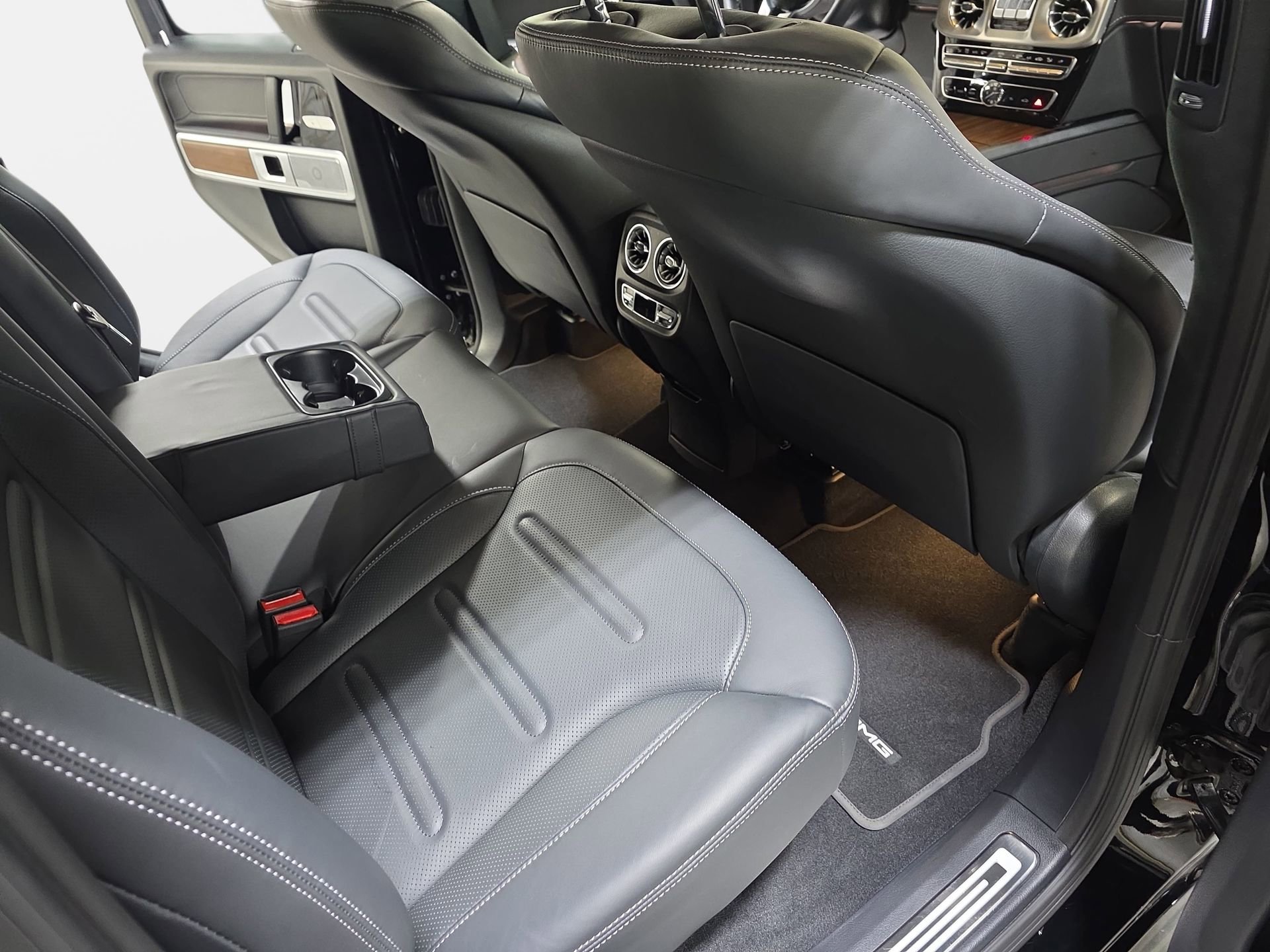 Used 2024 Mercedes-Benz G 550 image 11