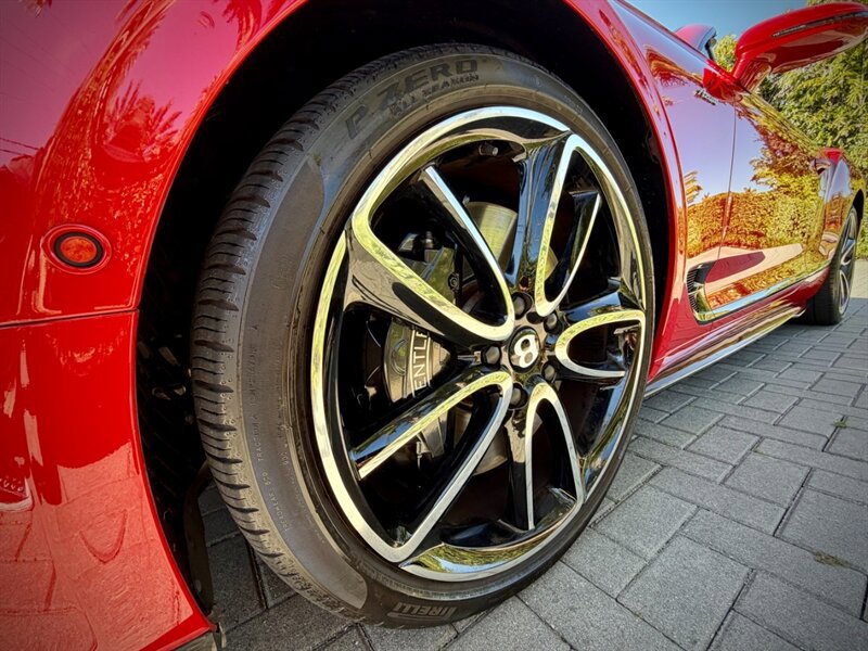 Used 2023 Bentley Continental GT V8 image 20