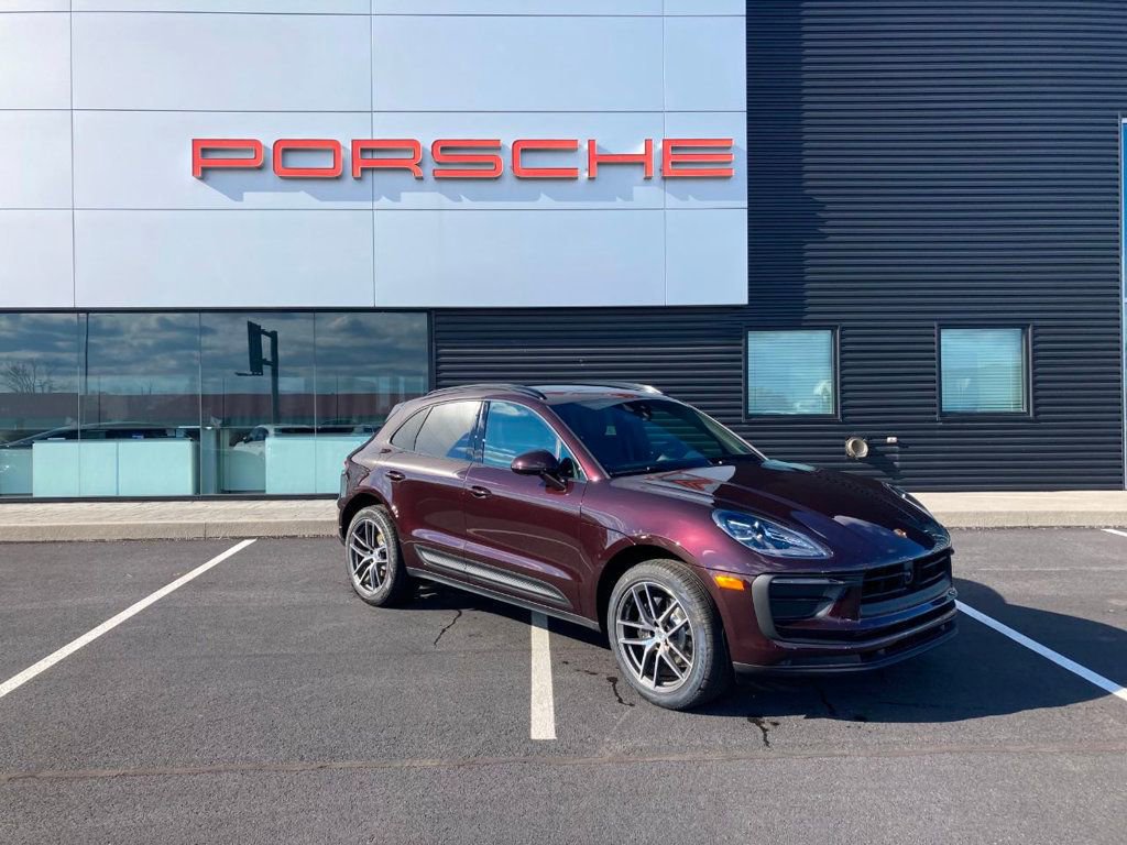 Used 2024 Porsche Macan image 6