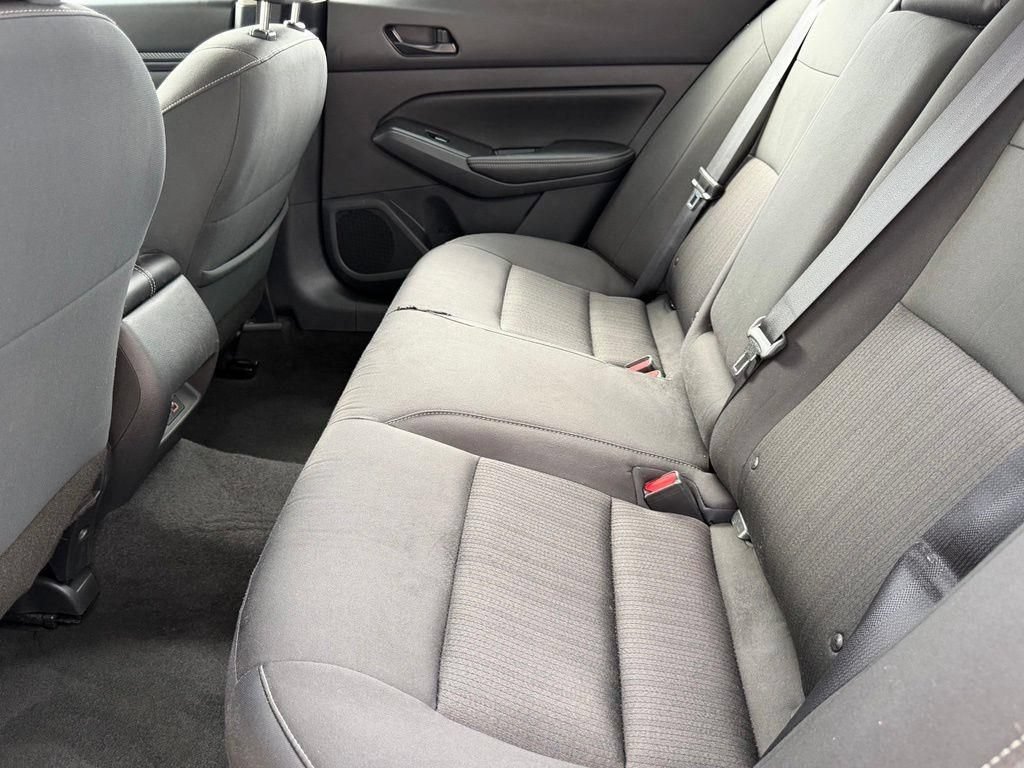 Used 2025 Nissan Altima 2.5 SV FWD image 15